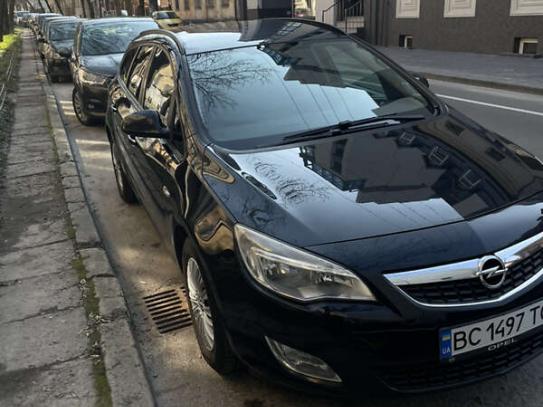 Opel Astra 2012г. в рассрочку