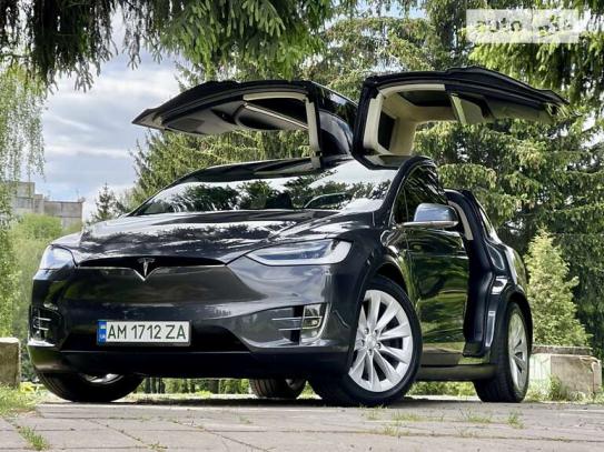 Tesla Model x 2018г. в рассрочку