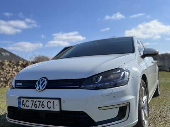 Volkswagen E-golf 2016г. в рассрочку