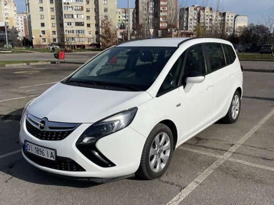 Opel Zafira tourer 2014г. в рассрочку