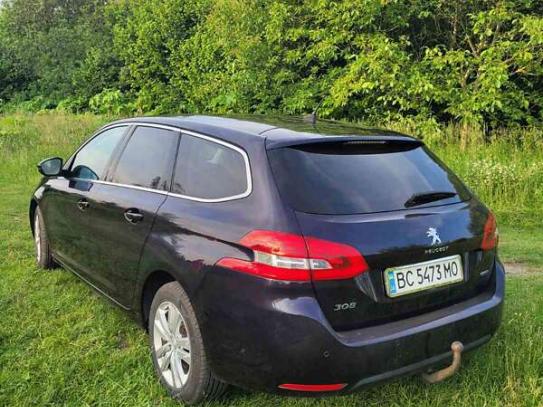 Peugeot 308                             2015г. в рассрочку
