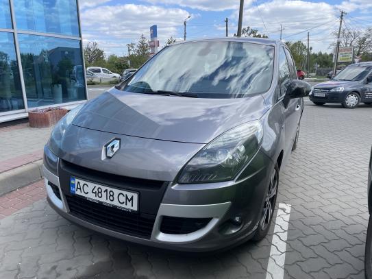 Renault Megane scenic                   2011г. в рассрочку