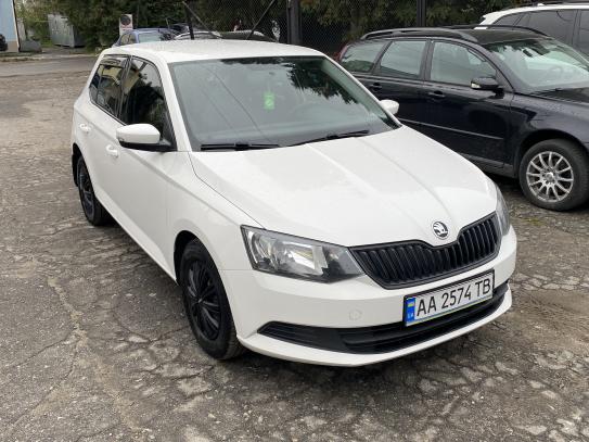 Skoda Fabia 2016г. в рассрочку