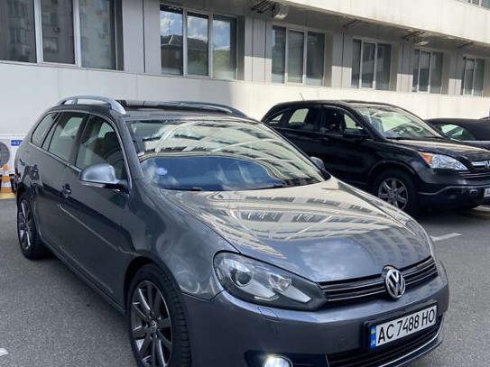 Volkswagen Golf
                            2010г. в рассрочку