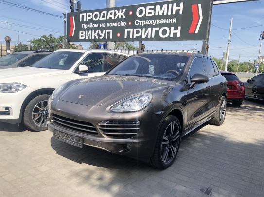 Porsche Cayenne 2012р. у розстрочку