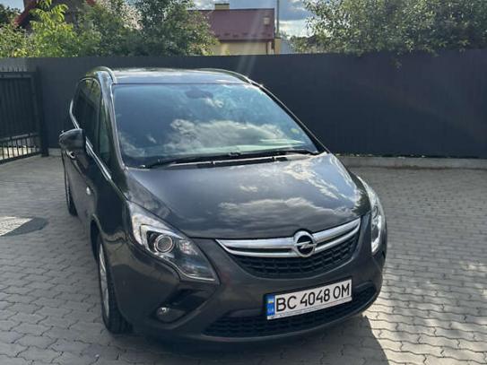 Opel Zafira                          2015г. в рассрочку
