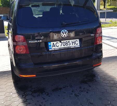 Volkswagen Touran
                          2008г. в рассрочку