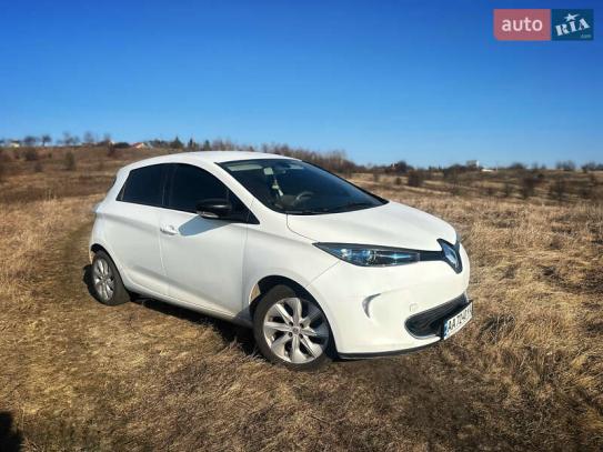 Renault Zoe 2016г. в рассрочку