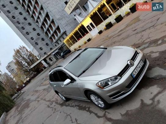 Volkswagen Golf 2015р. у розстрочку