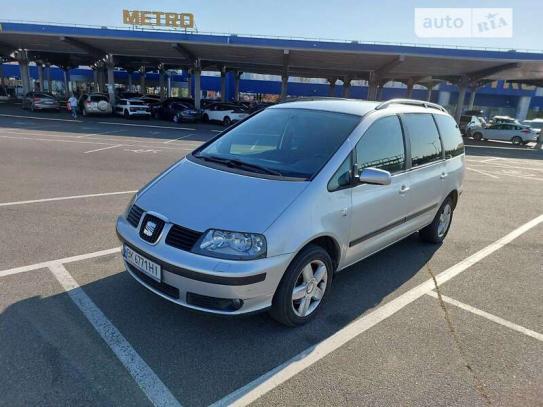 Seat Alhambra 2007г. в рассрочку