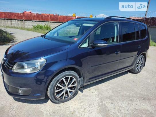 Volkswagen Touran 2012р. у розстрочку