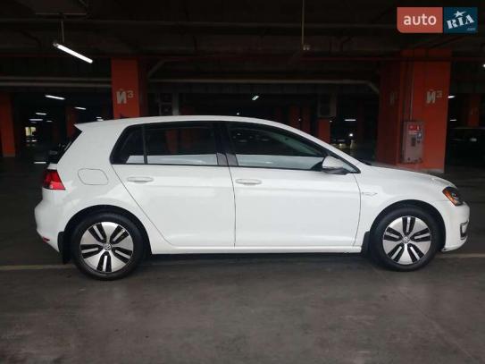 Volkswagen E-golf                          2016г. в рассрочку