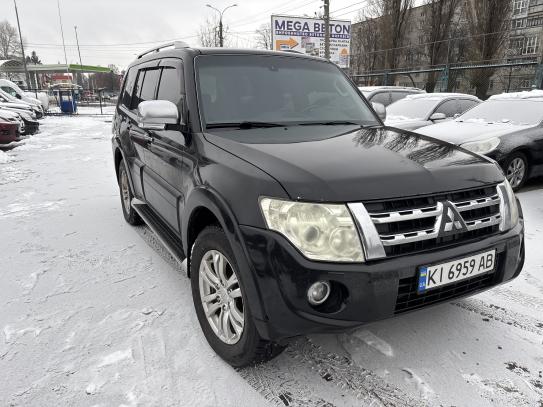 Mitsubishi Pajero wagon
                    2011г. в рассрочку