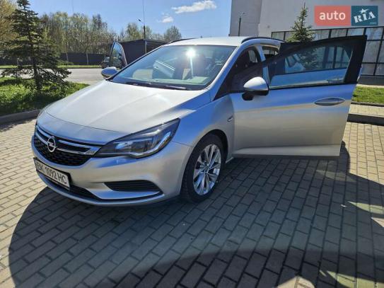 Opel Astra                           2018г. в рассрочку