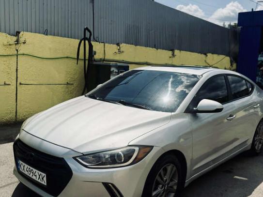 Hyundai Elantra
                         2017г. в рассрочку