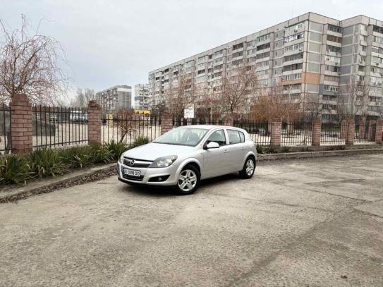 Opel Astra                           2013г. в рассрочку