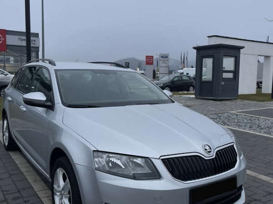 Skoda Octavia                         2016г. в рассрочку