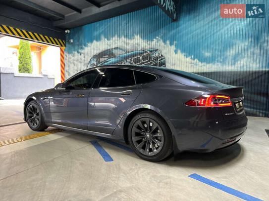 Tesla Model s 2018р. у розстрочку