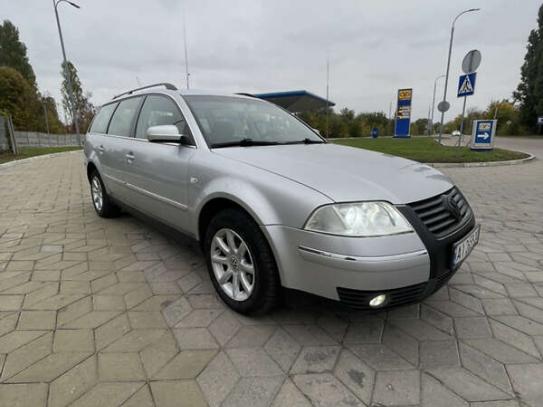 Volkswagen Passat 2003р. у розстрочку