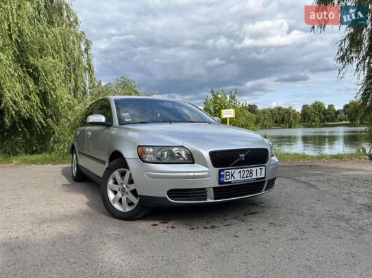 Volvo V50                             2006г. в рассрочку