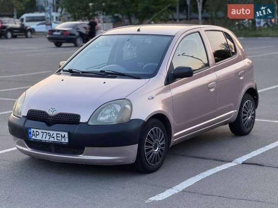Toyota Yaris                           2000г. в рассрочку