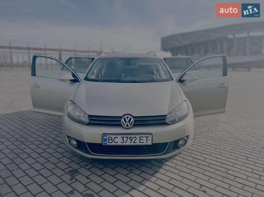 Volkswagen Golf                            2012г. в рассрочку