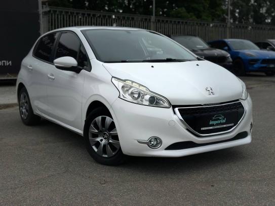 Peugeot 208                             2013г. в рассрочку