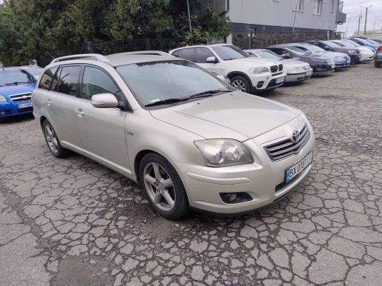 Toyota Avensis 2006г. в рассрочку