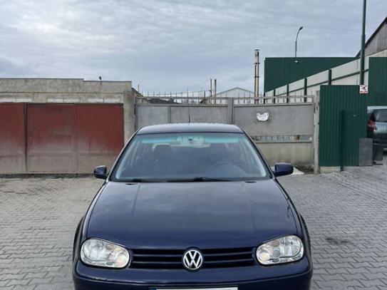 Volkswagen Golf 2002г. в рассрочку