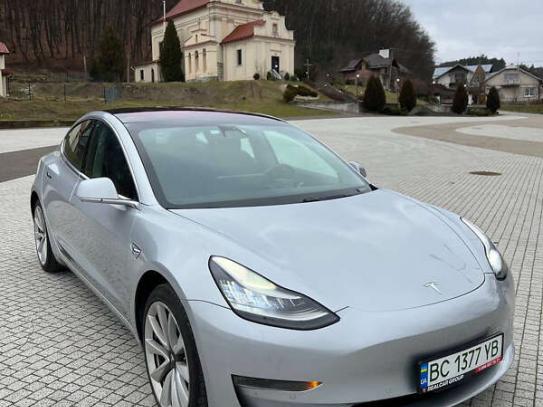 Tesla Model 3
                         2018г. в рассрочку