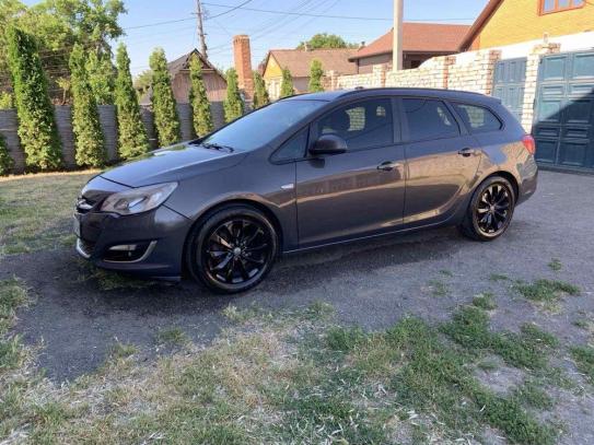 Opel Astra 2012г. в рассрочку