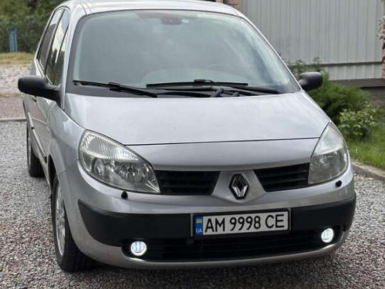 Renault Scenic                          2005г. в рассрочку