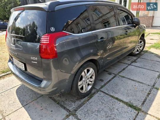 Peugeot 5008                            2011г. в рассрочку