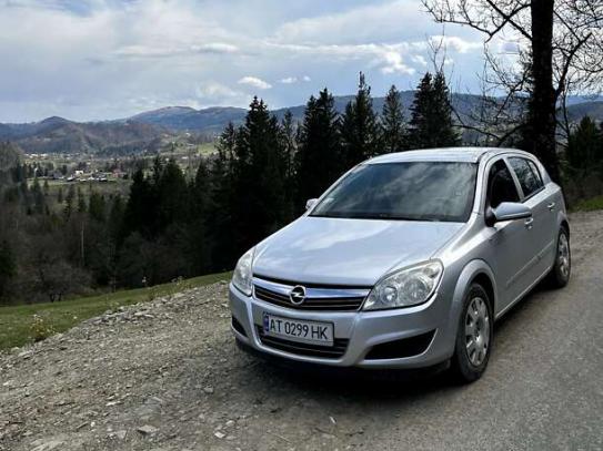 Opel Astra                           2007г. в рассрочку