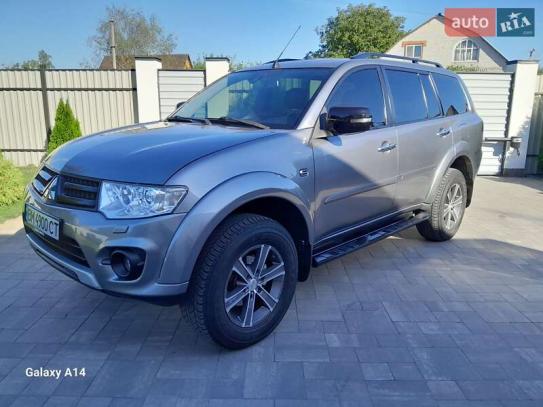 Mitsubishi Pajero sport 2015г. в рассрочку