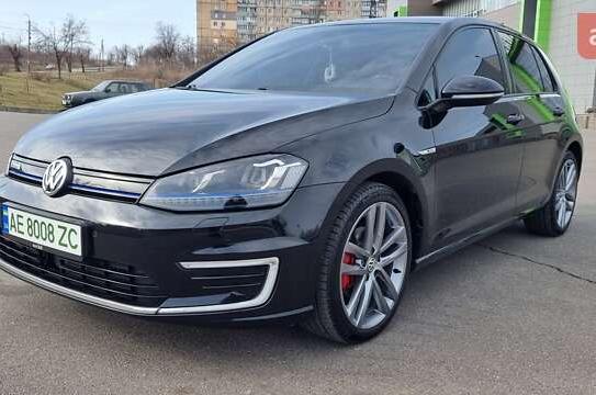 Volkswagen E-golf 2015р. у розстрочку