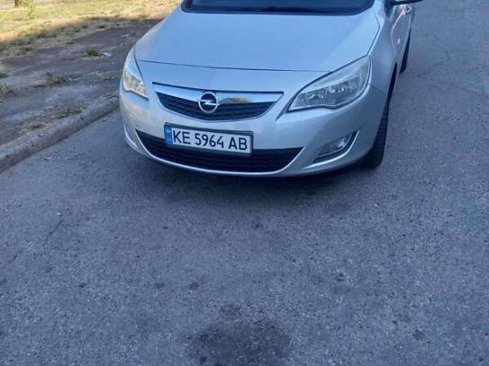 Opel Astra 2011г. в рассрочку