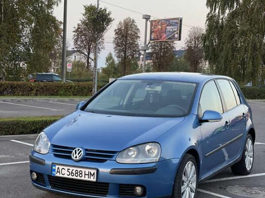 Volkswagen Golf 2003г. в рассрочку