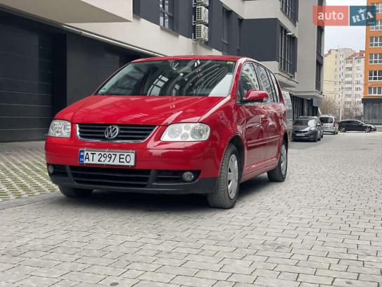 Volkswagen Touran 2006р. у розстрочку