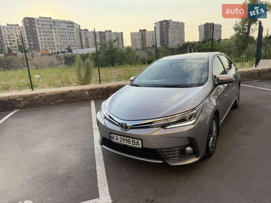 Toyota Corolla                         2017г. в рассрочку