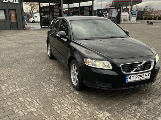 Volvo V50                             2009г. в рассрочку