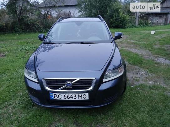 Volvo V50 2010г. в рассрочку