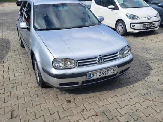 Volkswagen Golf 2003г. в рассрочку