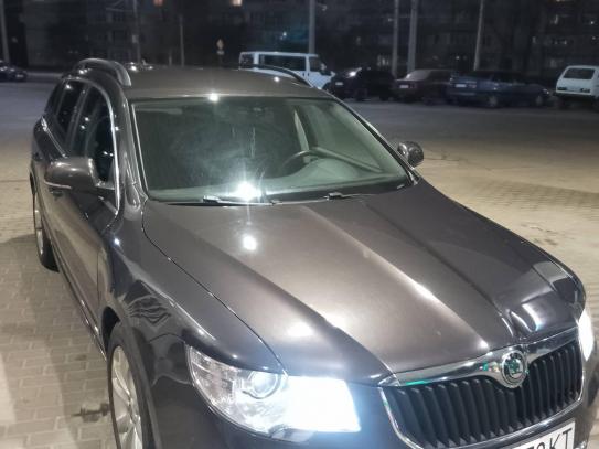 Skoda Superb                          2011г. в рассрочку