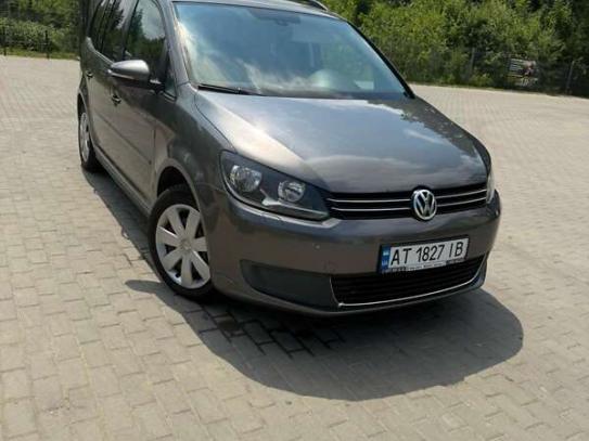 Volkswagen Touran
                          2011г. в рассрочку