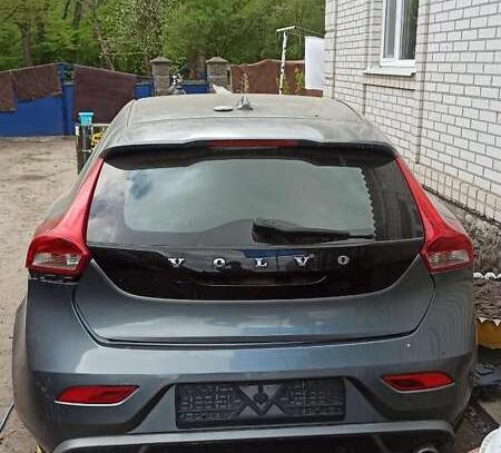 Volvo V40 2017г. в рассрочку