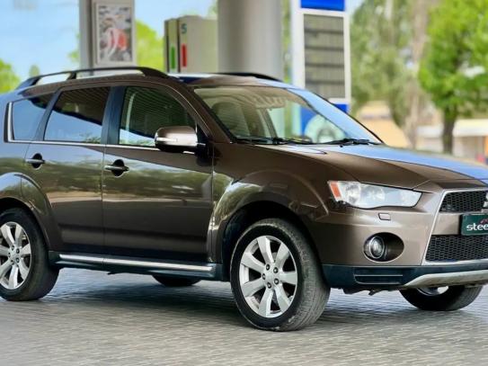 Mitsubishi Outlander                       2011г. в рассрочку