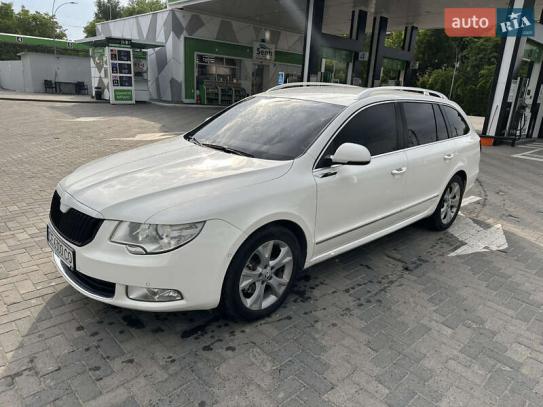 Skoda Superb                          2013г. в рассрочку
