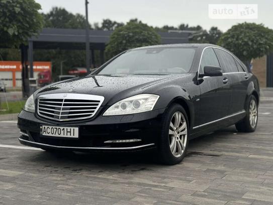 Mercedes-benz S-class 2012р. у розстрочку