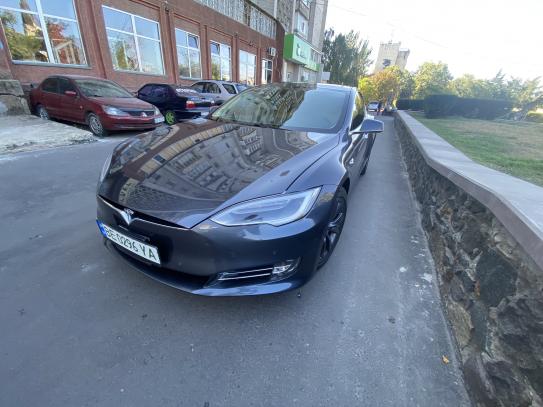 Tesla Model s 2016р. у розстрочку